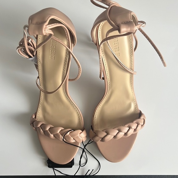Nude Heels! Size 7 - Super cute and easy to wear ✨ - Picture 1 of 6
